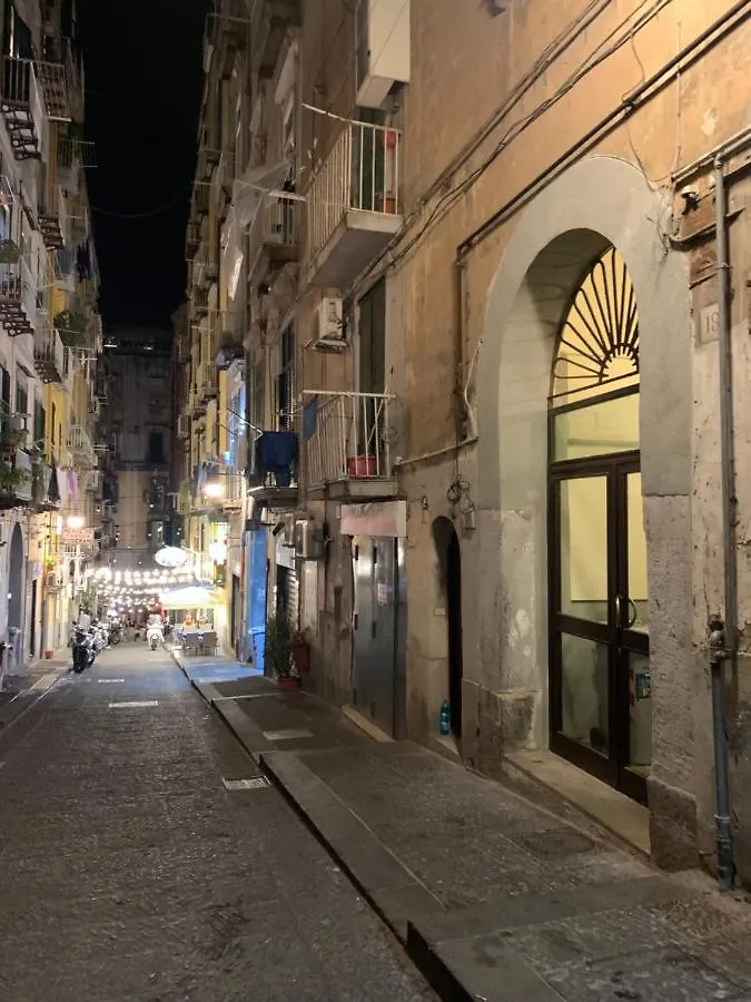 La Casetta Ai Gradoni Di Chiaia Nápoles 0*,  Italia